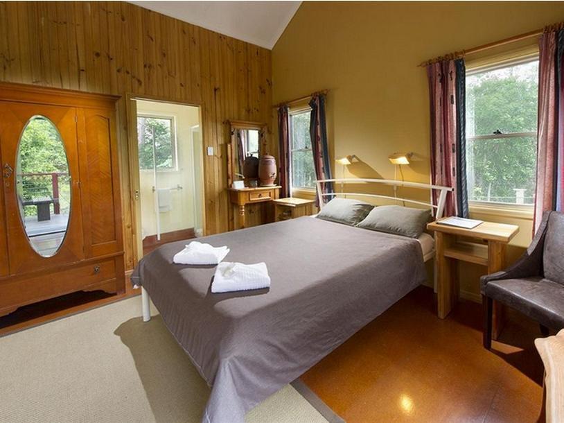 Glass House Mountains Ecolodge Exteriör bild